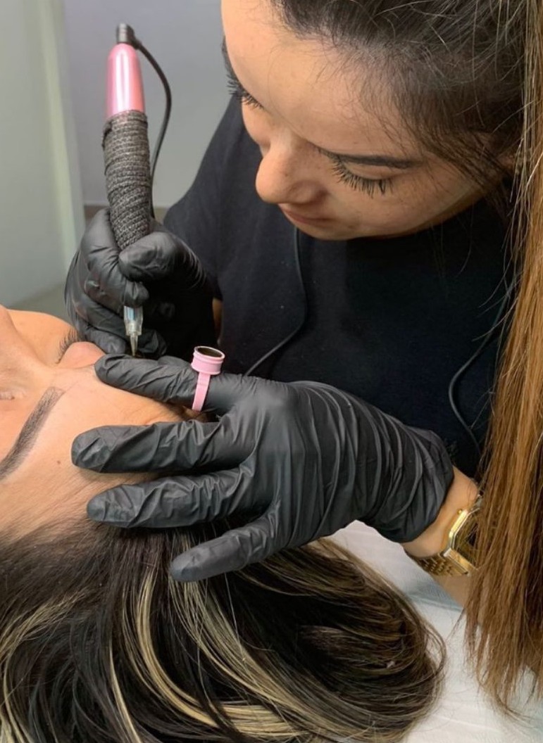 Laísa Sales - Especialista em Sobrancelhas