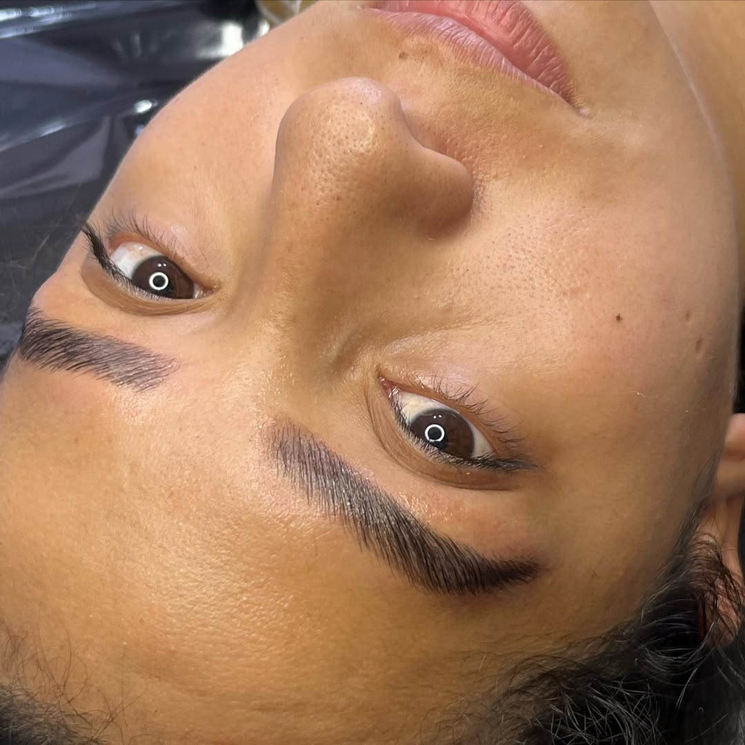 Extensão de Cílios - Antes e Depois